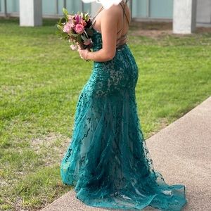 ellie wilde prom dress, size 4